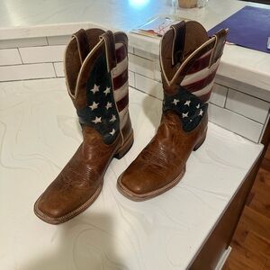 women’s 10 hardly worn great condition got them new for 305 selling for 100